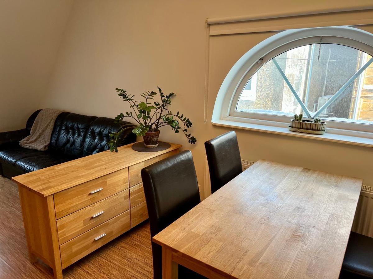 Hostel Ingeri Вилянди Екстериор снимка
