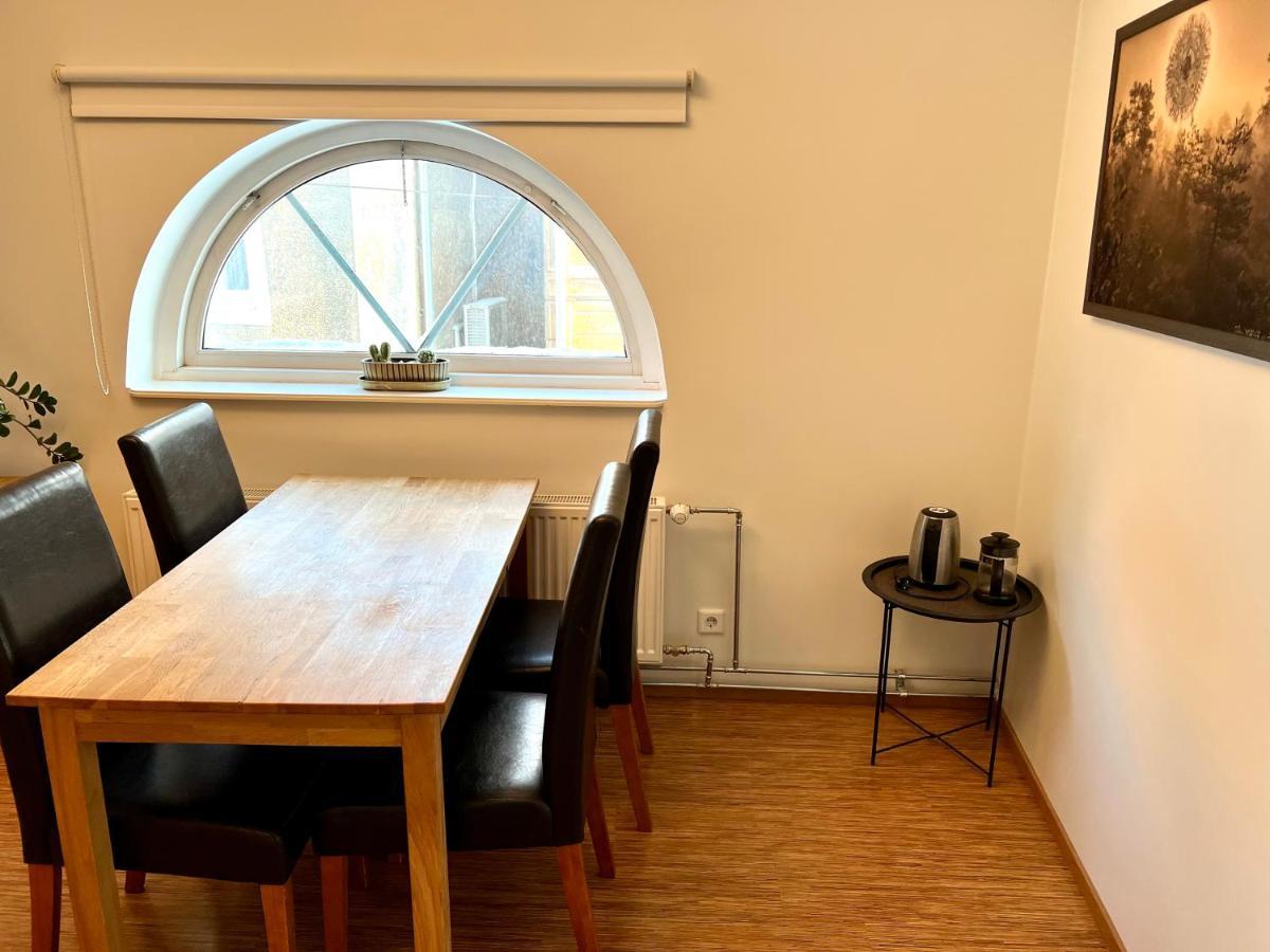 Hostel Ingeri Вилянди Екстериор снимка