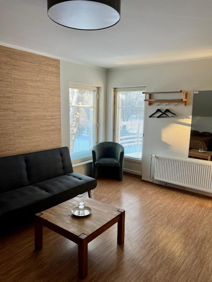 Hostel Ingeri Вилянди Екстериор снимка